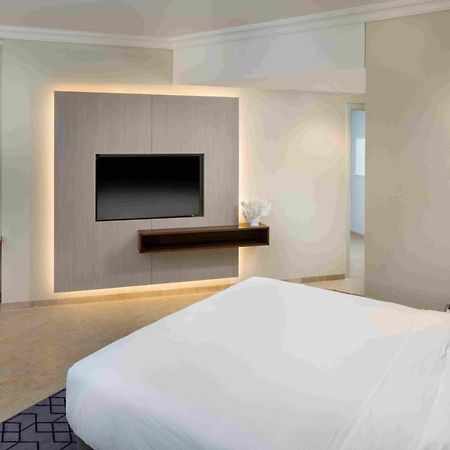 Beach Rotana - All Suites Abu Dhabi Exterior foto