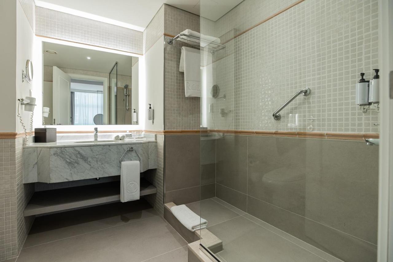 Beach Rotana - All Suites Abu Dhabi Exterior foto
